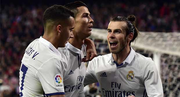 الدوري الاسباني: رونالدو يقود الريال لحسم الدربي الاخير على فيسنتي كالديرون والابتعاد في الصدارة وبرشلونة يتعثر بغياب ميسي وسواريز
